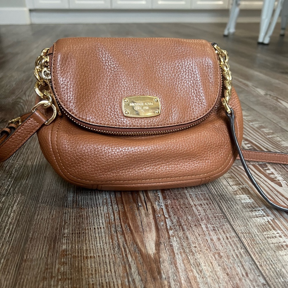 MICHAEL KORS “Luggage” Bedford flap, small crossbody